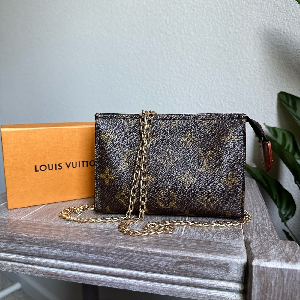 ⭐️AUTHENTIC Louis Vuitton Pouch Toilette 15 Crossbody⭐️